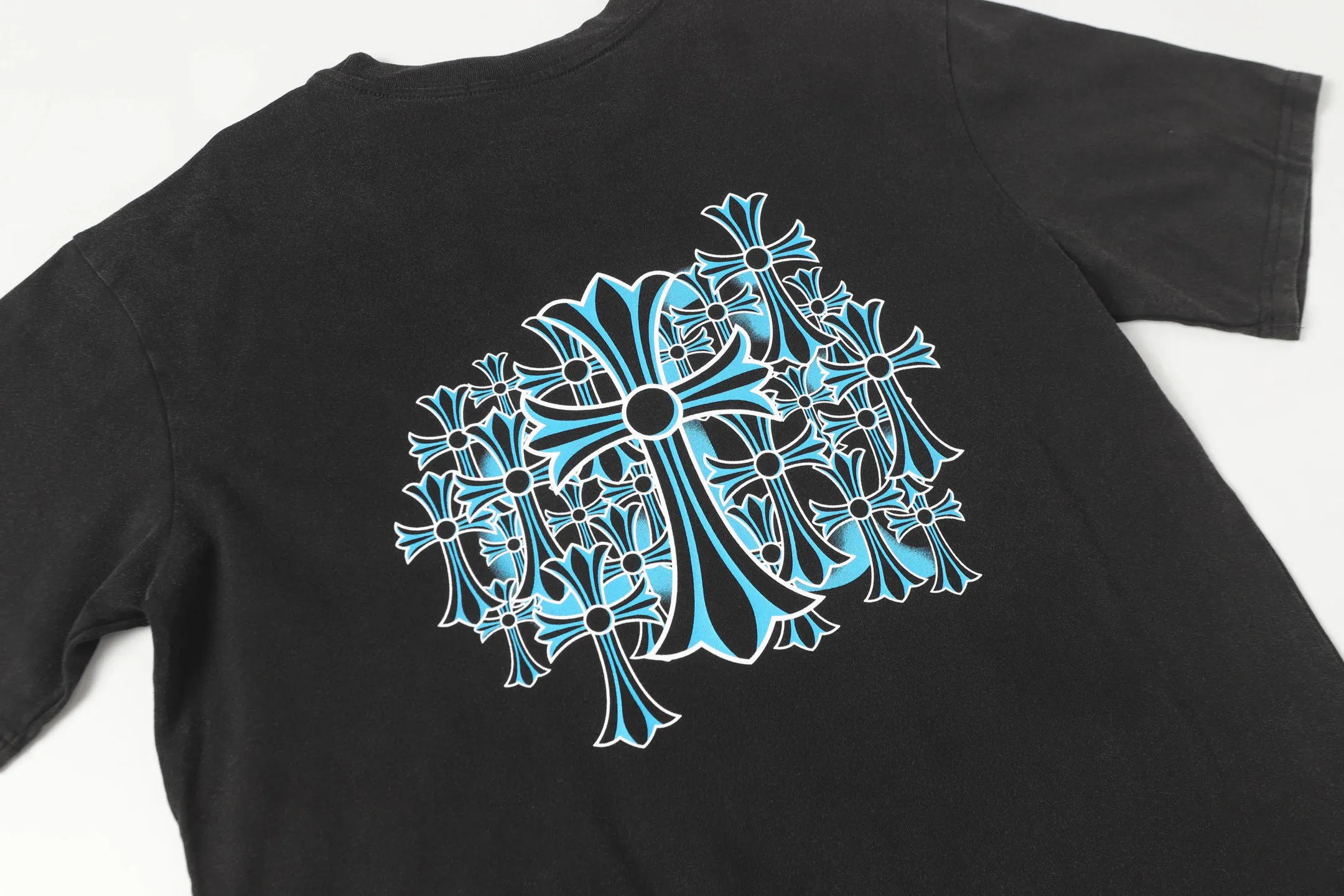 🅿️180 Chrome hearte/Chrome heart ch 25ss early spring new Sanskrit logo washed T-shirt short sleeves. A must-have item for daily commuting for men and women in light luxury. The correct version is welcome to compare. Detailed features ·280g 100% cotton double yarn jersey fabric ·Special thickened 32 pieces of double-strand 1x1 thread in the same vat ·Double-needle cross-stitch technology ·Original main mark washed hangtag COLOUR: Washed black SIZE：xs-l